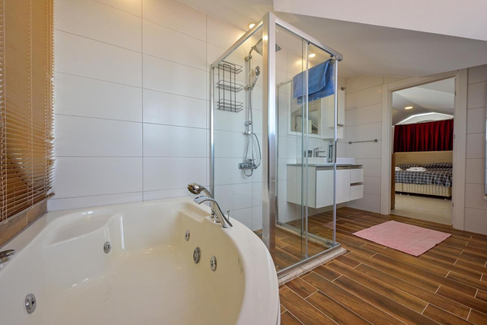 Lorenzo- 4 Bedroom Holiday Villa In Hisaronu Fethiye Eksteriør billede